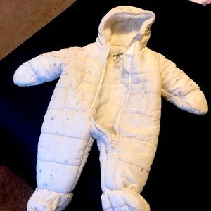 Osh Kosh snowsuit 6-9 months